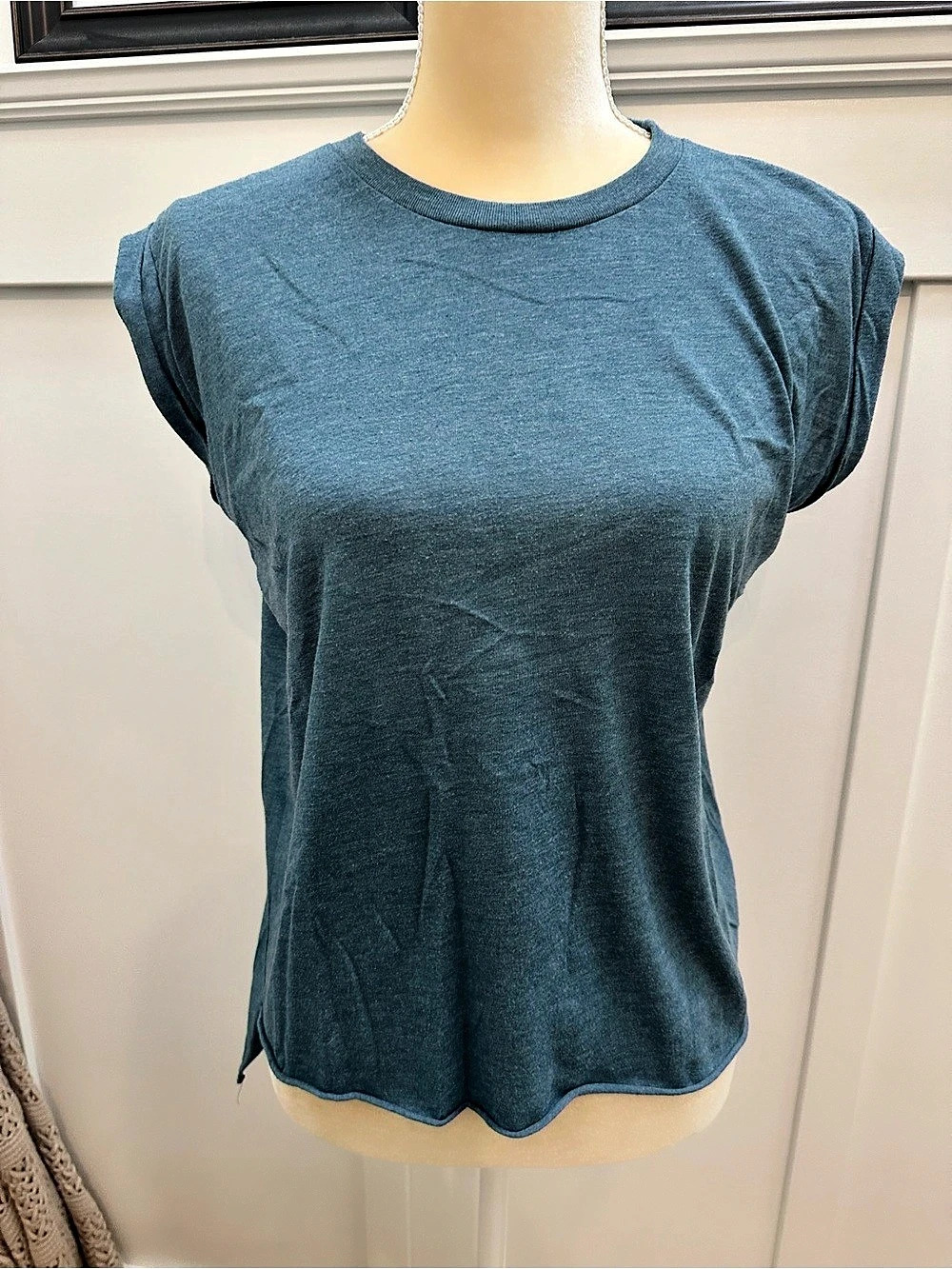 Bella + Canvas Flowy Collection Short Cap Sleeve Scalloped Hem Blue Small T Shir